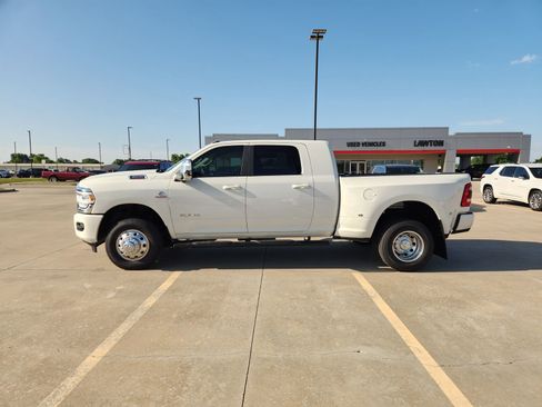 Used 2024 RAM 3500 Laramie w/ Towing Technology Group AWD/4WD image 3