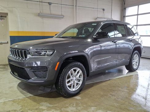New 2026 Jeep Grand Cherokee Laredo X image 3