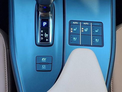 New 2026 Lexus UX 300h AWD image 29