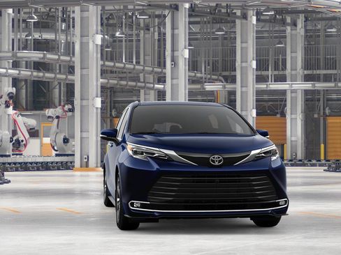 New 2026 Toyota Sienna Platinum image 16