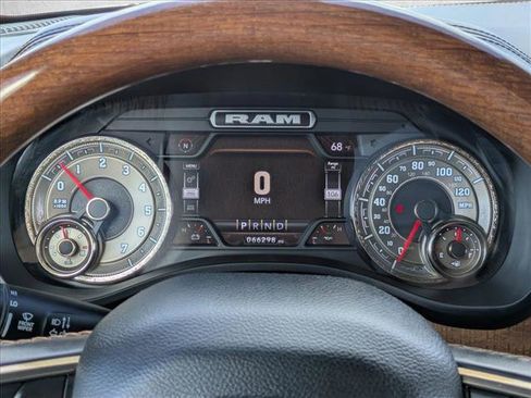 Used 2022 RAM 1500 Limited w/ Off Road Group image 10