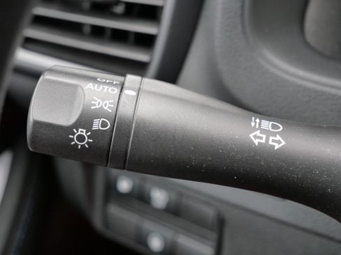 Used 2024 Nissan Leaf S image 34