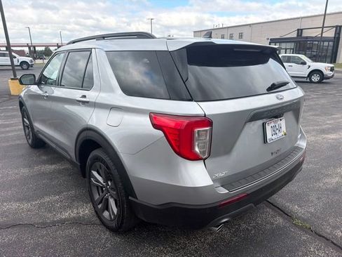 Used 2023 Ford Explorer XLT w/ Equipment Group 202A AWD/4WD image 3