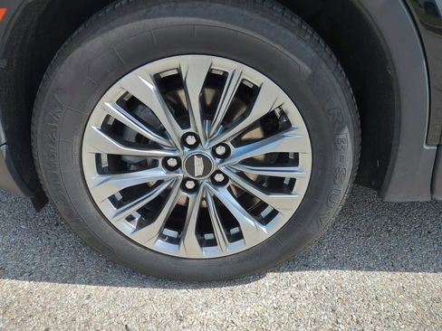 Used 2024 Cadillac XT4 Premium Luxury FWD image 32