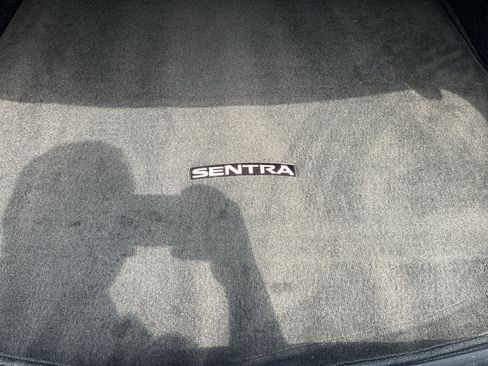 Used 2021 Nissan Sentra SV FWD image 32