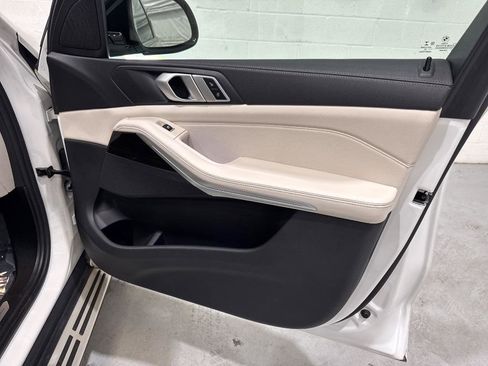 Used 2019 BMW X5 xDrive40i w/ Executive Package AWD/4WD image 56