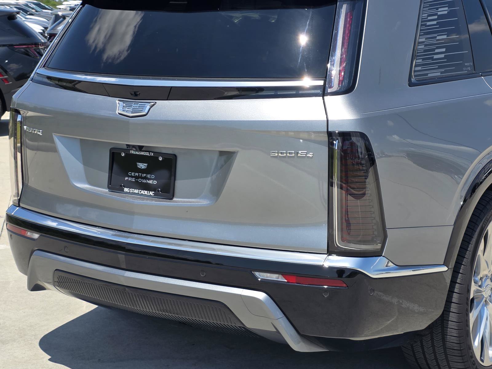 Certified 2026 Cadillac Vistiq Premium Luxury w/ LPO, Floor Liner Package AWD/4WD image 12