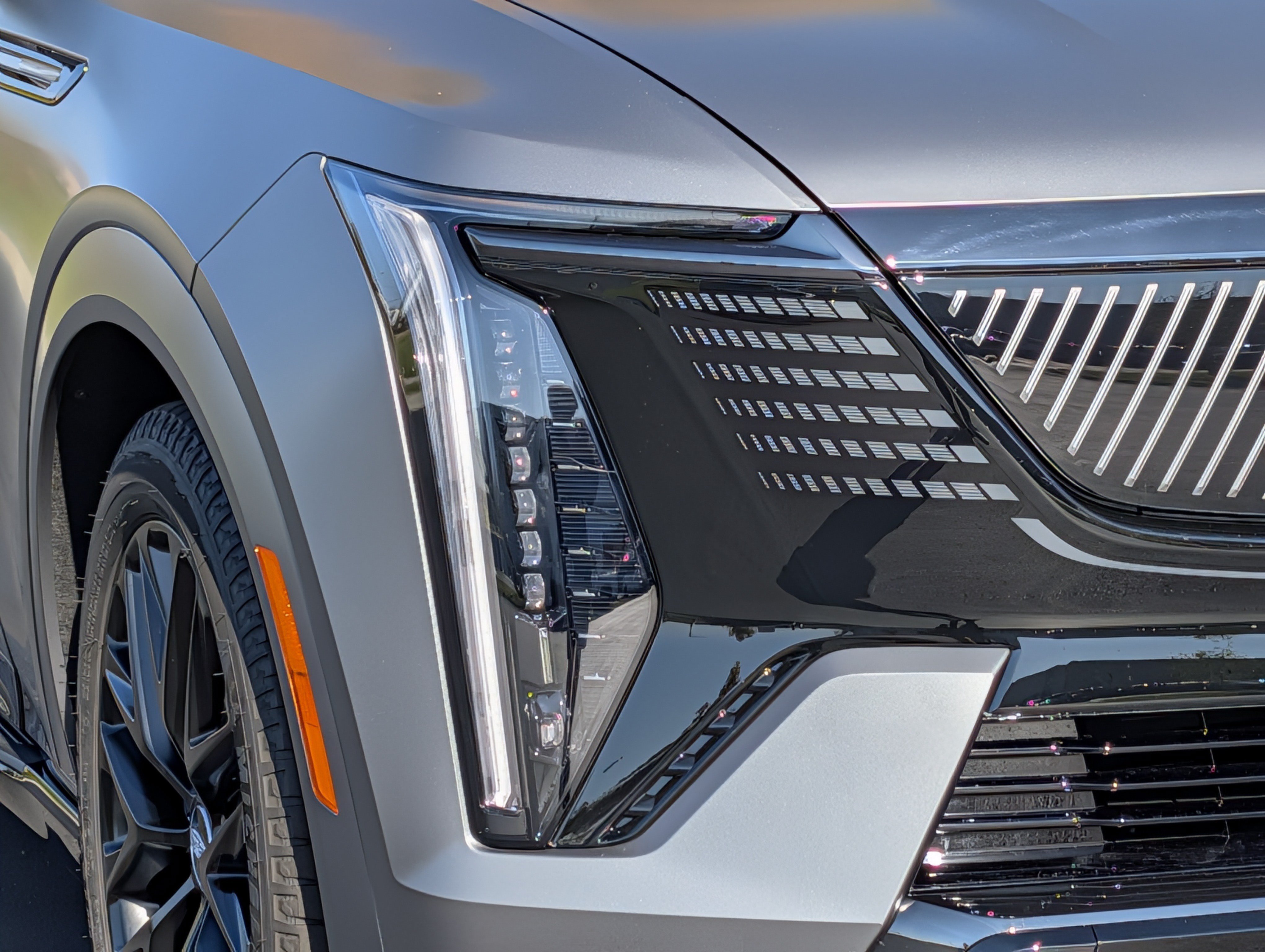 New 2026 Cadillac Escalade IQ Sport 2 w/ LPO, ONYX Package AWD/4WD image 7