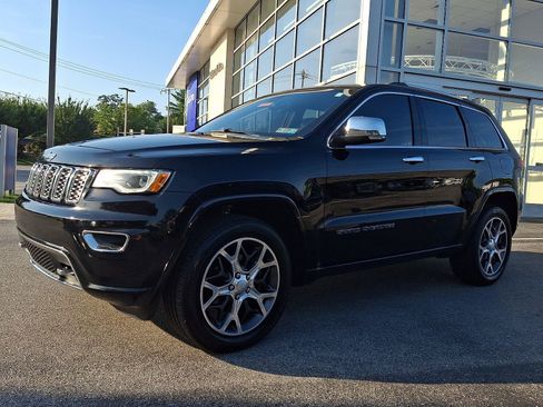 Used 2019 Jeep Grand Cherokee Overland AWD/4WD image 3