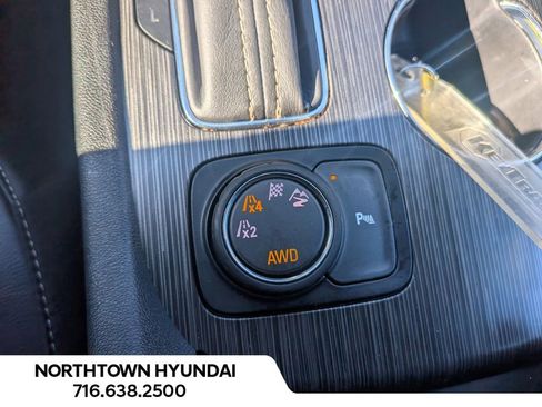 Used 2019 GMC Acadia SLT w/ Black Edition image 16