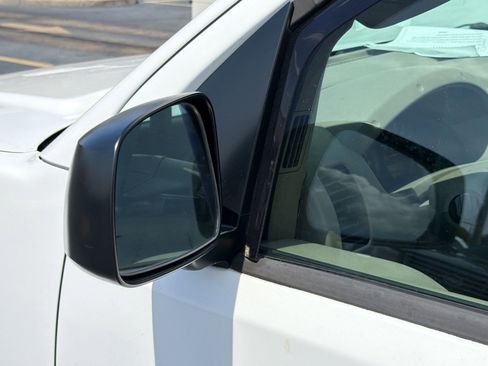 Used 2010 Nissan Frontier SE RWD image 22