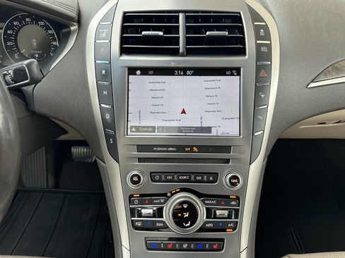 Used 2017 Lincoln MKZ Reserve w/ Technology Package image 18