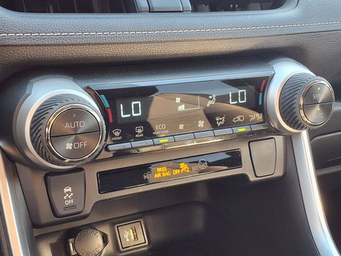 Certified 2025 Toyota RAV4 LE AWD/4WD image 10