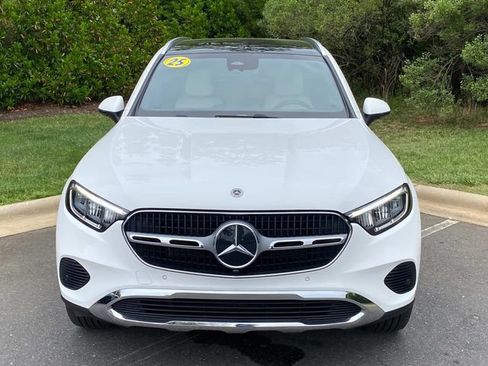 Used 2025 Mercedes-Benz GLC 300 image 2