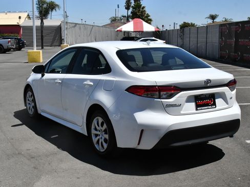 Used 2025 Toyota Corolla LE FWD image 6