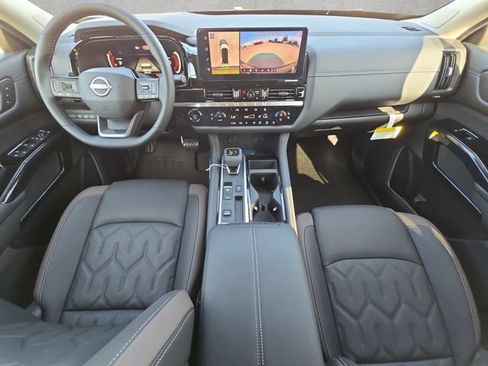 New 2026 Nissan Pathfinder Platinum FWD image 20