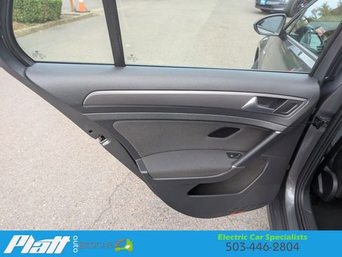 Used 2019 Volkswagen e-Golf SE w/ Driver Assistance Package image 16