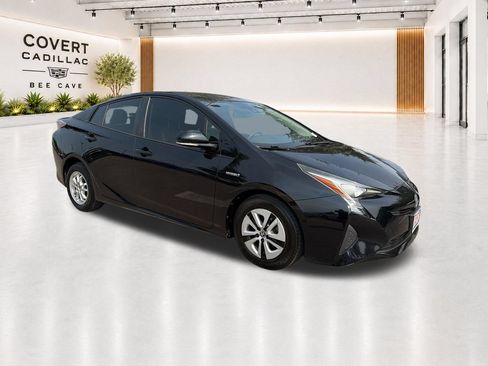Used 2017 Toyota Prius Four FWD image 1