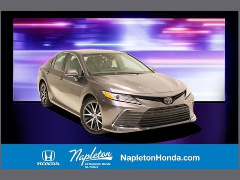 Used 2022 Toyota Camry XLE AWD/4WD image 1