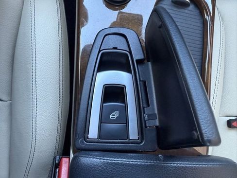 Used 2016 Mercedes-Benz SLK 300 SLK 300 image 18