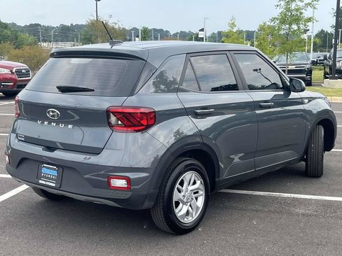 Certified 2026 Hyundai Venue SE FWD image 3