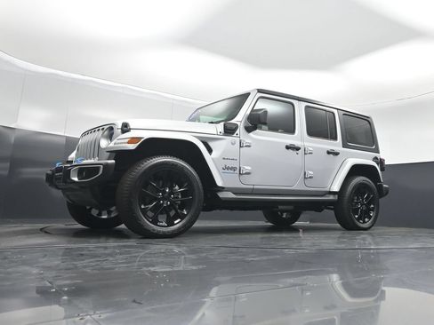 Used 2023 Jeep Wrangler Unlimited Sahara w/ Cold Weather Group AWD/4WD image 42