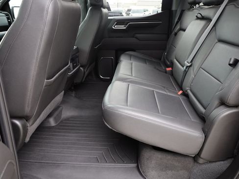 Used 2022 GMC Sierra 1500 SLT w/ SLT Convenience Package AWD/4WD image 17