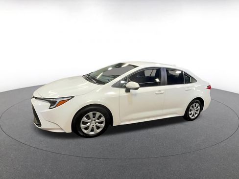 Used 2025 Toyota Corolla LE image 8