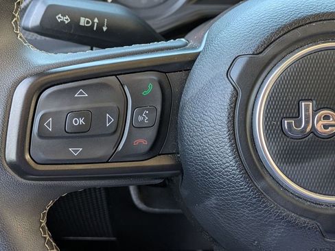 Used 2025 Jeep Wrangler Unlimited Rubicon AWD/4WD image 20
