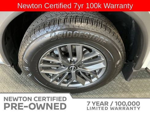 Used 2025 Nissan Rogue S FWD image 36