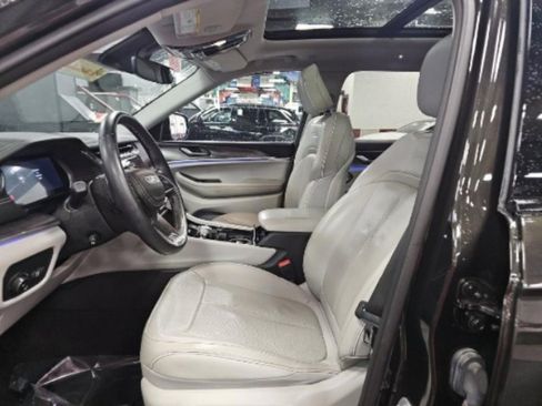 Certified 2022 Jeep Grand Cherokee L Overland w/ MOPAR Finishing Package image 38