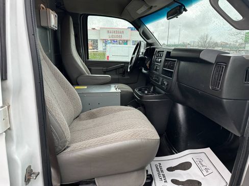 Used 2020 Chevrolet Express 2500 w/ Communications Package RWD image 20