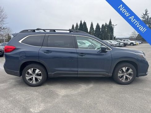 Used 2025 Subaru Ascent Premium image 8