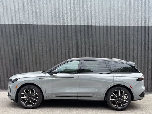 New 2026 Lincoln Nautilus Reserve AWD/4WD image 4