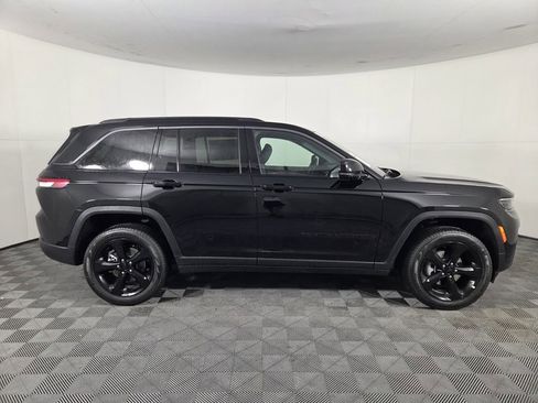 New 2026 Jeep Grand Cherokee Limited w/ Limited Altitude Package AWD/4WD image 5