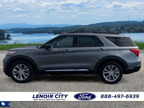 Used 2023 Ford Explorer XLT w/ Equipment Group 202A image 6