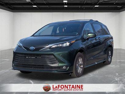 Certified 2025 Toyota Sienna XLE