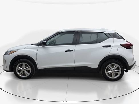 Used 2022 Nissan Kicks S FWD image 9