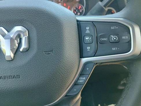 Used 2025 RAM 2500 Big Horn AWD/4WD image 30