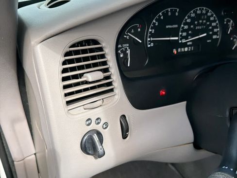 Used 2000 Ford Explorer XLS RWD image 14