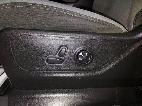 Used 2019 RAM 1500 Big Horn image 18