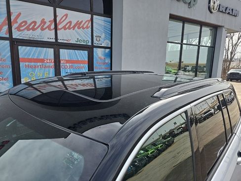 Used 2025 Jeep Grand Cherokee Summit image 17