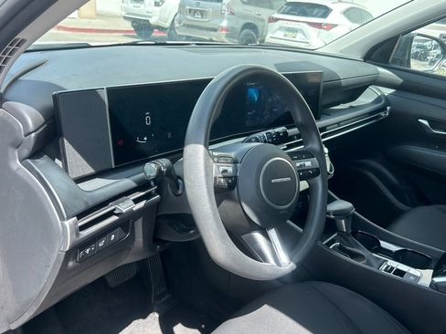 Used 2025 Hyundai Tucson SEL FWD image 6