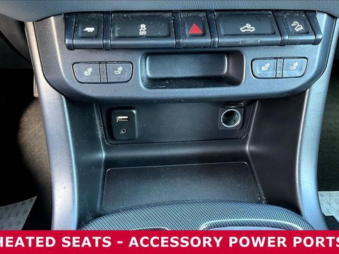 Used 2018 Chevrolet Colorado Z71 image 18