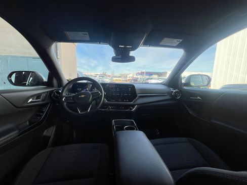 Used 2025 Chevrolet Equinox LT FWD image 33