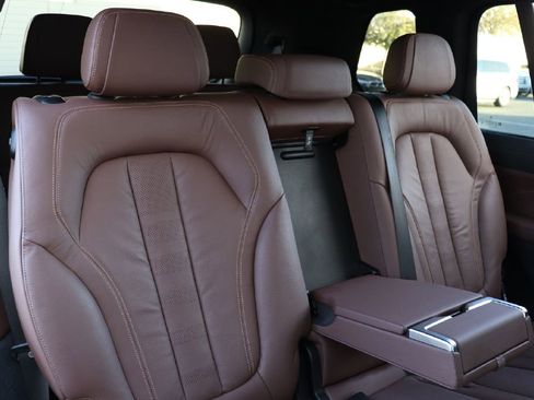 Used 2020 BMW X7 M50i w/ Cold Weather Package image 35