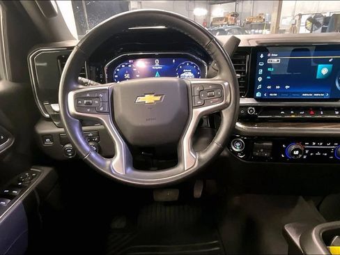 Used 2025 Chevrolet Silverado 1500 LT RWD image 4