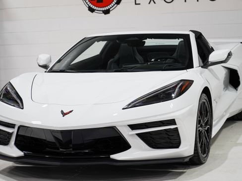Used 2026 Chevrolet Corvette Stingray Convertible w/ Z51 Performance Package RWD image 31