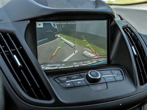 Used 2019 Ford Escape SE FWD image 23