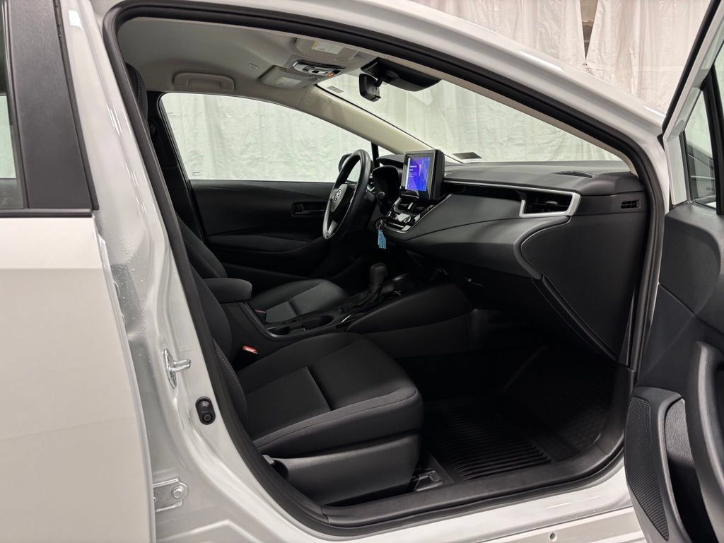 Used 2026 Toyota Corolla LE FWD image 54